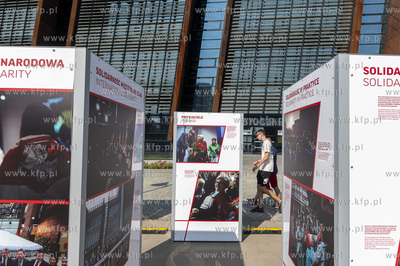 Gdańs. Uroczystości jubileuszowe ECS, ku czci tych,...