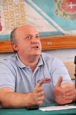 Zwiazkowcy ze Stoczni Gdanskiej - podczas nadzywczajego...