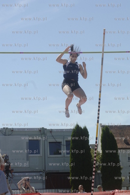 Molo w Sopocie - konkurs skokow "Tyczka na molo" ....