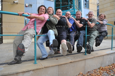 Zespol Waly Jagiellonskie przed siedziba Radia Gdansk,...