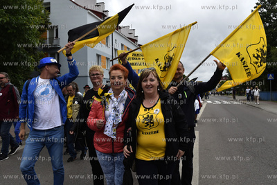 XIX Światowy Zjazd Kaszubów odbył się w Rumi. Przemarsz...