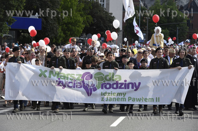 X Marsz dla życia i rodziny na ulicach Gdańska. Ul....