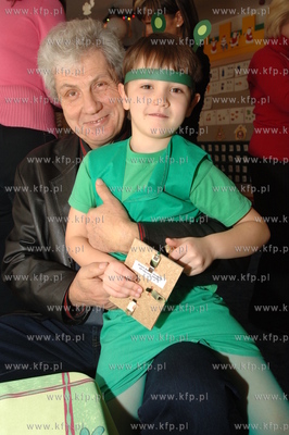 Dzien Dziadka. Nz. Edmund Kiedrowski z wnukiem Konradem.
20.01.2006
fot....