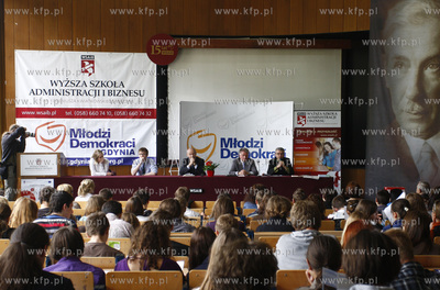 Gdynia. Wyzsza Szkola Administracji i Biznesu. Pierwsza...