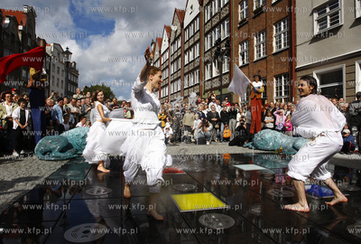 Gdansk. Uroczyste uruchomienie Fontanny Czterech Kwartalow,...