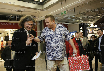 Gdansk. Centrum handlowe Manhattan. Premiera i promocja...