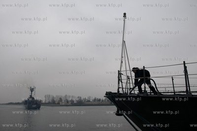 Gdansk. Okrety - ORP Metalowiec, ORP Rolnik i ORP Orkan...