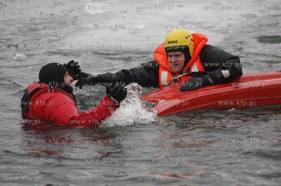 Gdynski Basen Jachtowy. Strazacy Jednostki Ratowniczo...