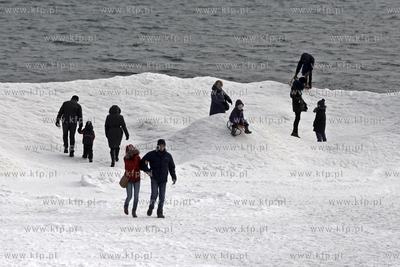 Niedziela na plazy w Gdyni Orlowie.
02.02.2014
fot....