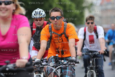 Wielki przejazd rowerowy. Na zdjęciu cykliści na...