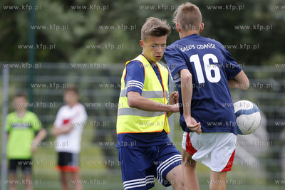 Gdansk Zaspa. Pilkarski turniej dzikich druzyn Do przerwy...