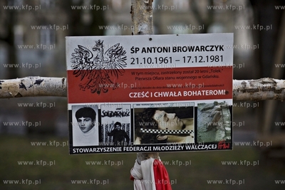 Budowa pomnika upamiętniającego tragiczną smierć...