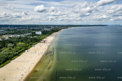 Plaża w Gdańsku Jelitkowie. Zakaz kąpieli po pożarze...