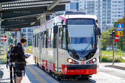Morena. Duwag N8C na przystanku Warneńska. 30.07.2024...