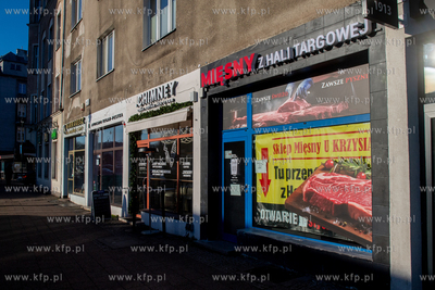 Kupcy z Hali Targowej przenoszą swoje stoiska do lokali...