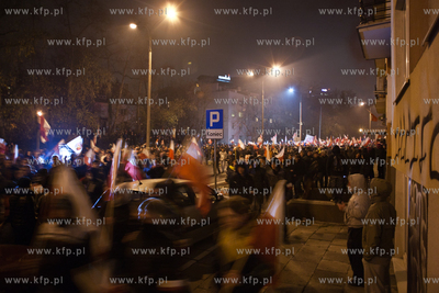 Warszawski "Marsz Niepodległosci" organizowany przez...