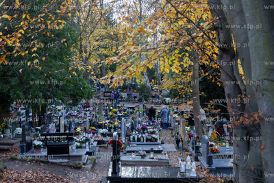 Dzień Wszystkich Świętych na Cmentarzu Srebrzysko....