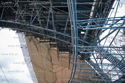 Sopot. Rozpoczeto montaz liczacej 7000 m2  powloki...