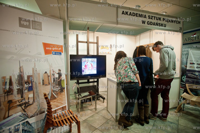 Uniwersytet Gdanski. Wydzial Prawa i Administracji....