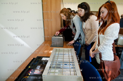 Uniwewrsytet Gdanski. Wydzial Matematyki, Fizyki i...