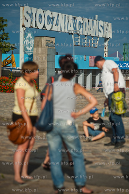 Stocznia Gdanska. Spacer z przewodniczka, bedacy czescia...