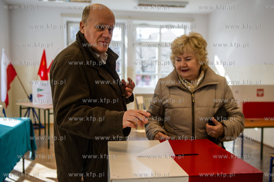Gdansk. Obwodowa Komisja ds. Wyborow do Rady Dzielnicy...