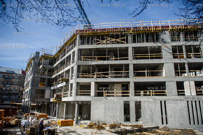 Gdynia. Budowa kompleksu mieszkalno-uslugowego Baltiq...