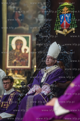 Gdansk. Katredra Oliwska. Wprowadzenie trumny z cialem...