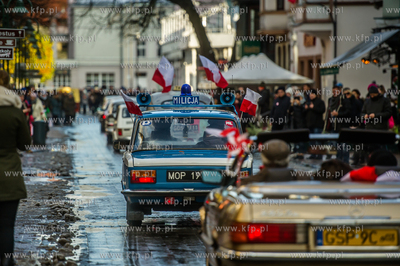 Sopot. Parada zabytkowych wozów strażackich i zabytkowych...
