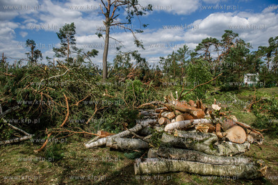 Rytel k. Chojnic. Skutki nawałnicy, która z piątku...