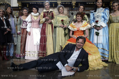 Dwor Artus w Gdansku. Casting na Panienke z Okienka...