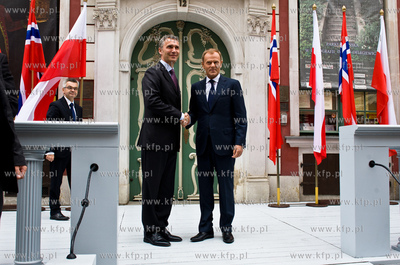 Gdansk. Dom Uphagena. Wizyta premiera Norwegii Jensa...