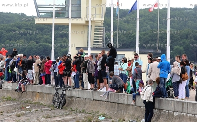 Parada wszystkich najwazniejszych klas okretow bedacych...