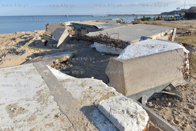 Mechelinki gm. Kosakowo (pow. Puck) Ogromne betonowo...