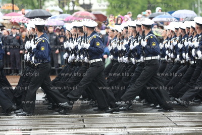 Kaliningrad , Rosja 09.05.2014 Parada na Placu Zwyciestwa...