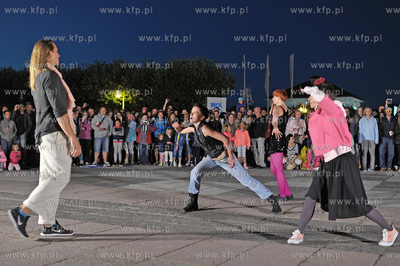 Sopot. Skwer Kuracyjny - fontanna. Pokaz fontanny oraz...