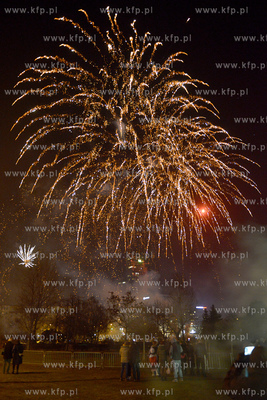 Gdynianie i ich goscie powitali Nowy Rok na Skwerze...
