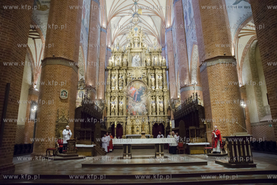 Z powodu pandemii koronawirusa wierni nie mogą uczestniczyć...