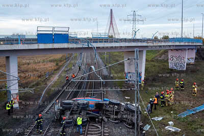 Wypadek w którym betoniarka spadła z łącznicy między...