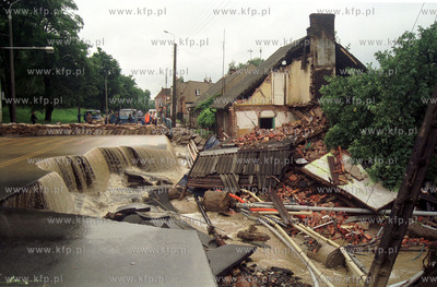 Powodz w Gdansku. 10.09.2001 fot. Lukasz Glowala /...