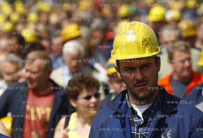 Gdynia.  Obrona stoczni polską racją stanu - pod...