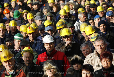 Gdynia. Stocznia Gdynia S.A.. Wiec zorganizowany przez...