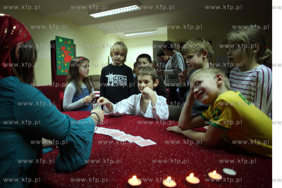 Modziezowy Dom Kultury w Sopocie. Wrozby andrzejkowe.
30.11.2011
fot....