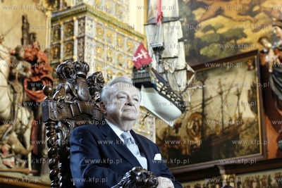 Gdańsk, Dwór Artusa. Uroczysta sesja Rady Miasta...