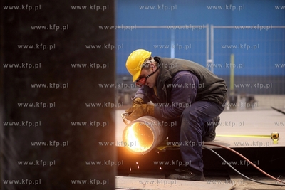 Stocznia Remontowa Nauta S.A. buduje statki w hali...