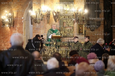 Gdansk. Dzien Pamieci Zolnierzy Wykletych. Nz. msza...