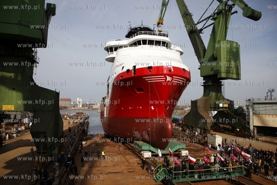 Gdanski oddzial Stoczni Nauta S.A.. Wodowanie kadlubu...