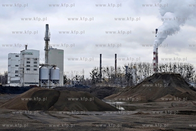 Znika hałda kruszywa z placu u zbiegu ul. Marynarki...