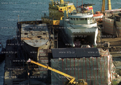 Mala stocznia w Gdyni25.10.2001fot. Wojtek Jakubowski...