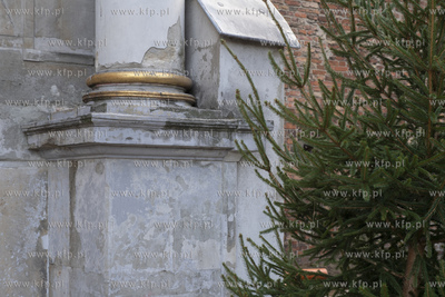 Tymczasowy, na czas remontu,  płot zniknął i odsłonił...